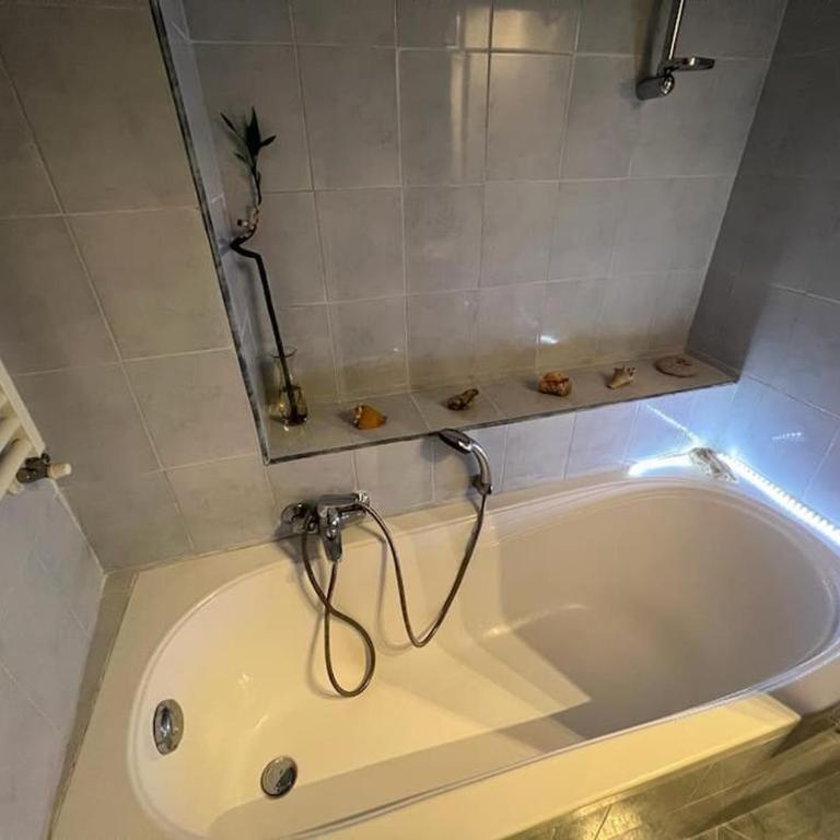 A casa di Rita bilocale in Sanremo - Appartamento con 1 Camera da Letto - 10
