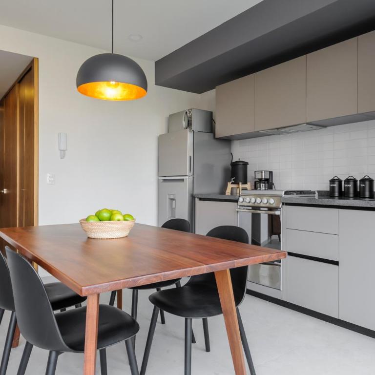 Alcazar Apartments - Apartment with Balcony - 9