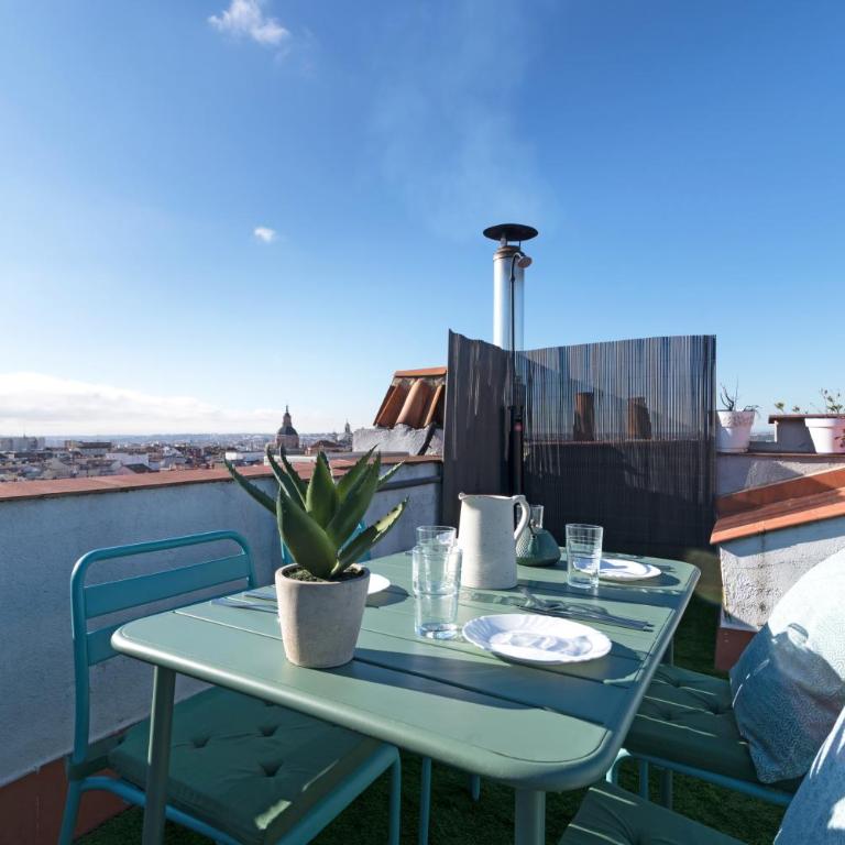 Historic penthouse Plaza Mayor in Madrid - One-Bedroom Apartment - 25