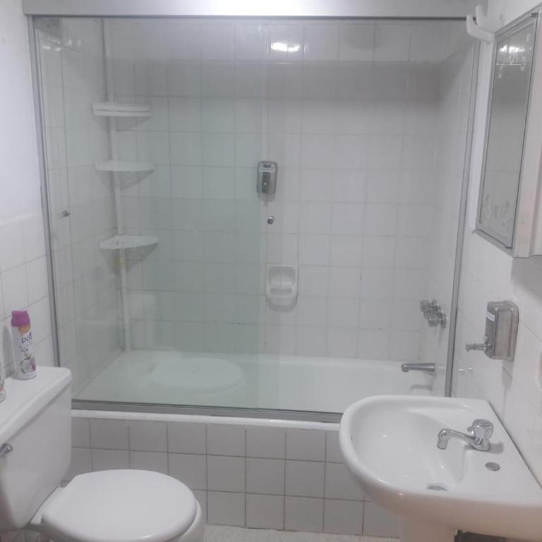 APARTAMENTO PRIVADO Piso 20a, CENTRICO, CERCA EMBAJADA USA, TELEFERICOS, MALLS, VISTAS 360, SOLEADO, ZONA SEGURA, CONCIERTOS - Apartamento Superior - 20