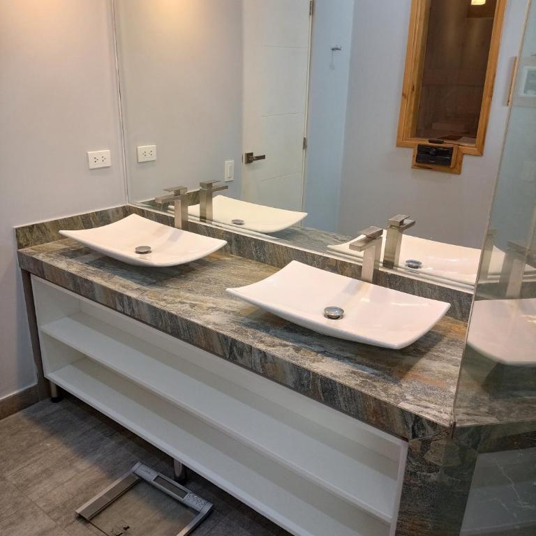 Silver Inn Hotel - Deluxe Suite - 1