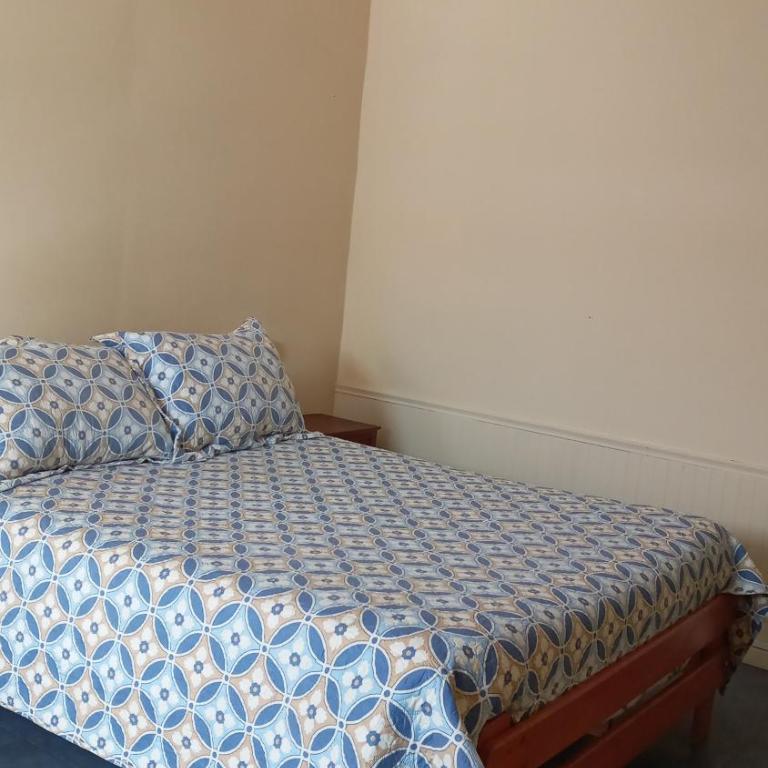 Hostal Amunategui- Sucursal Aguirre - Habitación con cama grande - 10