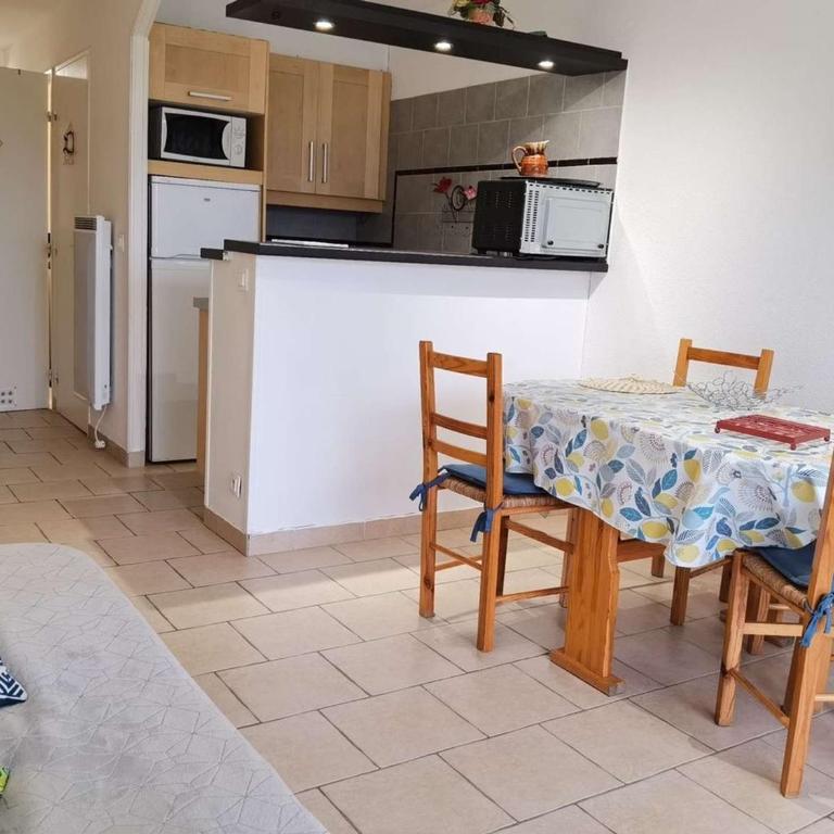 Charmant appartement T2 cabine, proche plage, commerces, parking privé, terrasse sud-est, 5 pers - FR-1-326-582 - Appartement (5 Adultes) - 2