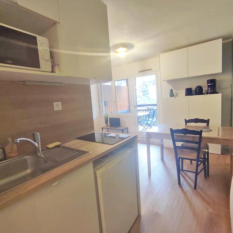 Le cerf charmant, T2, Luchon, wifi, balcon, ascenseur, 4 personnes - One-Bedroom Apartment - 4