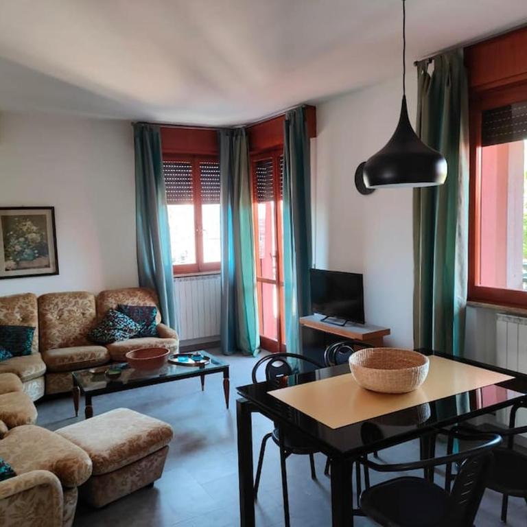 Attico Leonardo, a due passi da centro e stazione - Appartamento con 2 Camere da Letto - 1