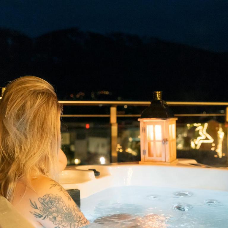 Hotel Polo - Deluxe Double with Balcony, Lake View and Jacuzzi - 7