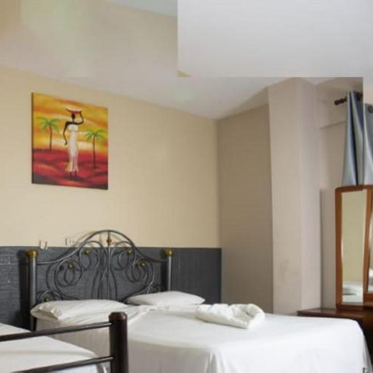 Hostal Ibiza - Habitación Doble con baño privado - 2 camas - 3