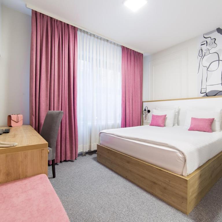 Hotel Sahat - Standardna Dvokrevetna Soba sa Bračnim Krevetom - 4