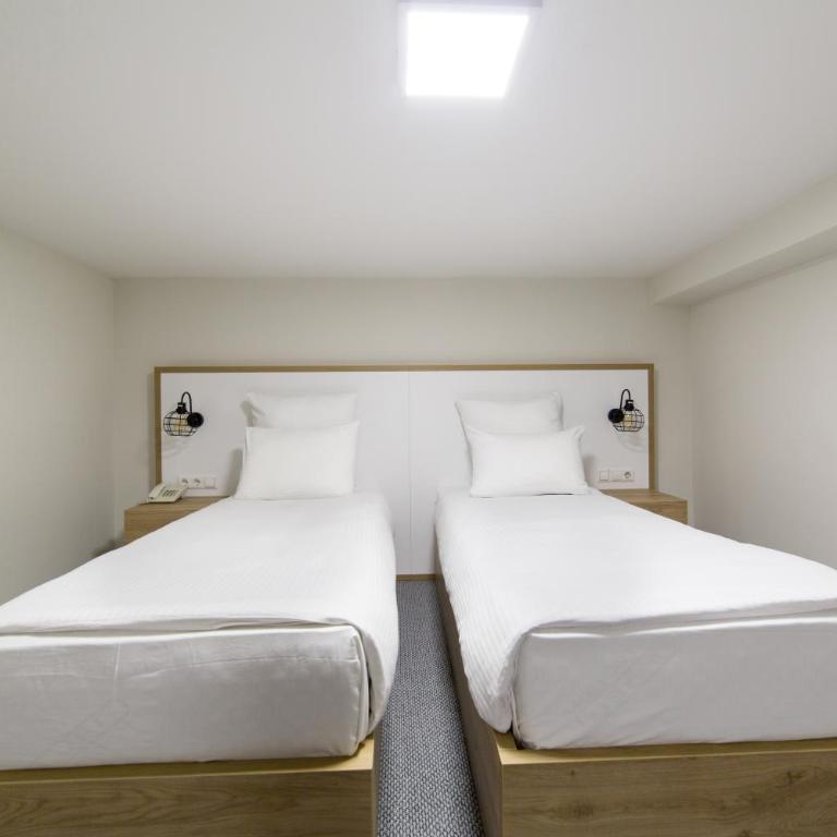 Hotel Sahat - Studio s King-sajz Krevetom i Sofom na Izvlačenje - 1