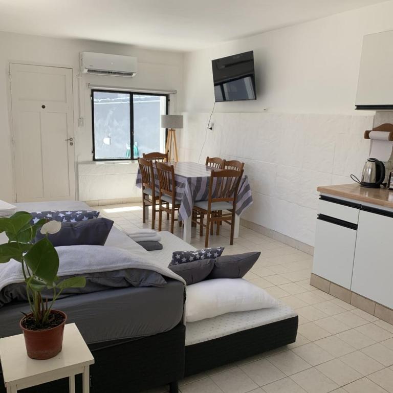 Depto Gales, a 1 cuadra del mar - One-Bedroom Apartment - 5