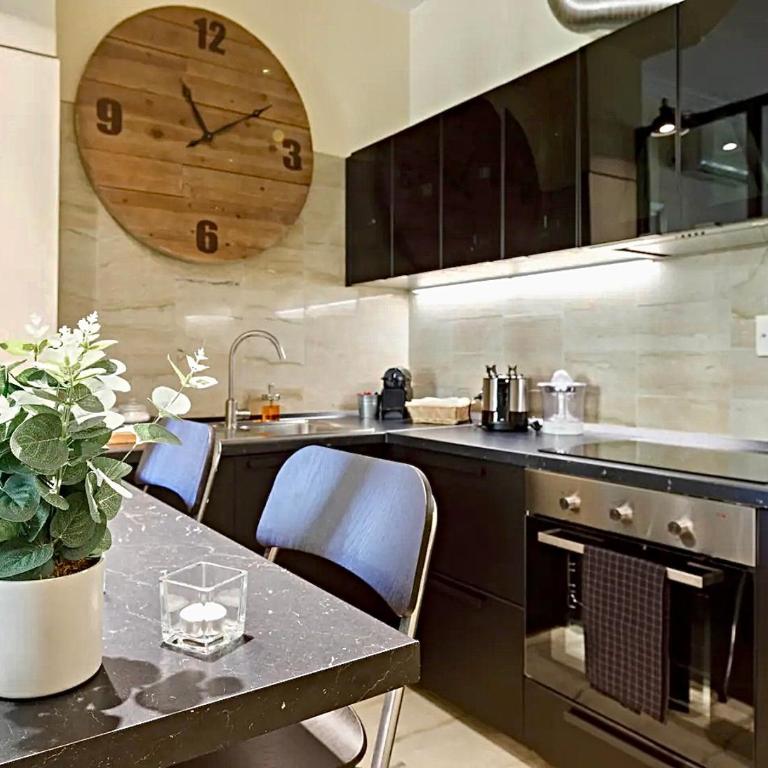 Sweethome Crispi - Appartamento con Balcone - 21
