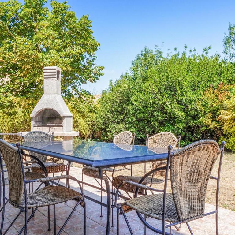 Awesome Home In Carcassonne - Maison de Vacances 4 Chambres - 8