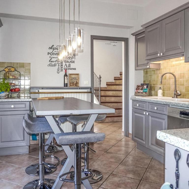 Awesome Home In Carcassonne - Maison de Vacances 4 Chambres - 7