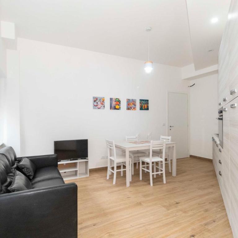 GuestHost - Roomy & Modern Flat Piazza Statuto - Appartamento con 2 Camere da Letto - 2
