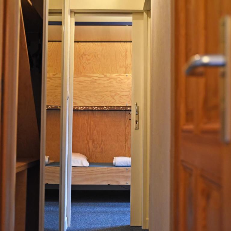Hostel Quartier Libre - Chambre Familiale avec Salle de Bains Privative - 1