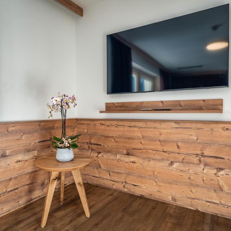Gästehaus Wiesengrund & Apart Sporer - Apartment mit Blick auf die Berge - 16
