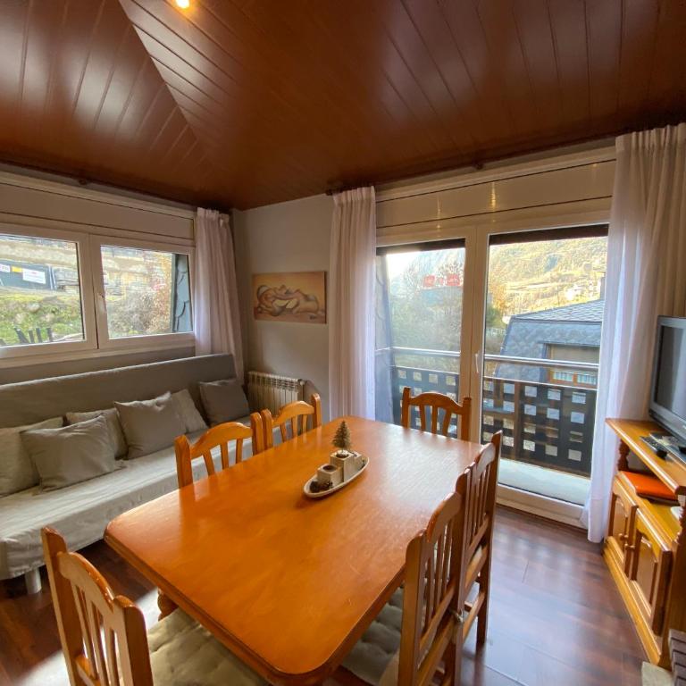 Euro Àtic HUT 6794 - Apartamento - 2