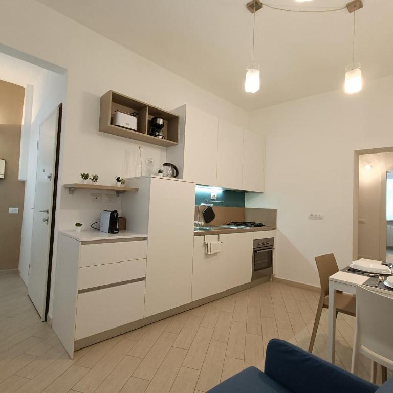 FirstHouse - nel centro storico con Parcheggio Gratuito - Appartamento con 2 Camere da Letto - 1