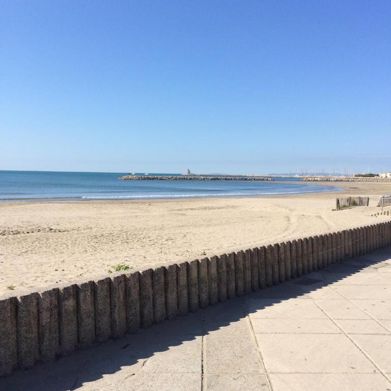 Stylish 3 bed house 2 bathrooms, with patio, roof terrace and communal pool 5 minutes away from the beautiful Spanish white village of Casares Pueblo and only 20 mins from the sea - Villa de 3 dormitorios - 33