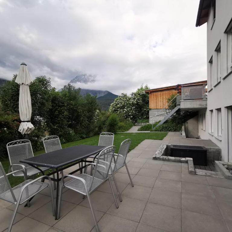 Chasa Aquileia Engadin Scuol - Bergblick, 6 Pers, zentral, Terrasse, Gratisparken - Apartment mit Blick auf die Berge - 35