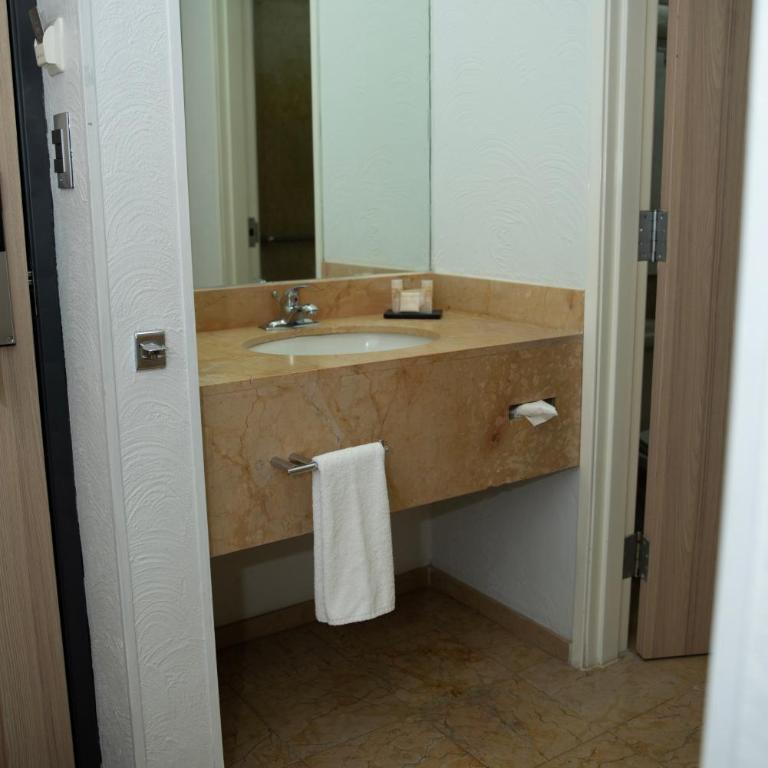 Fato Hotel - Standard King Room - 2