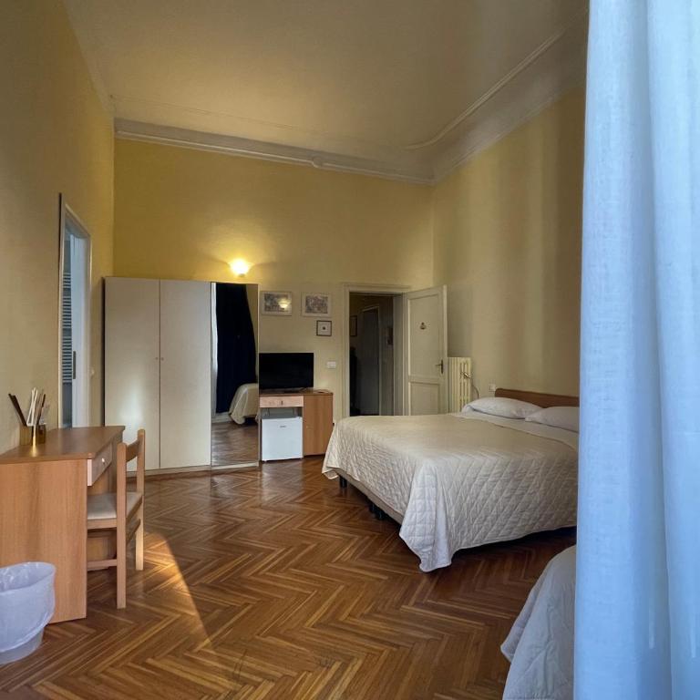 Alle Torri - Camera Matrimoniale con Bagno Privato e Balcone - 7