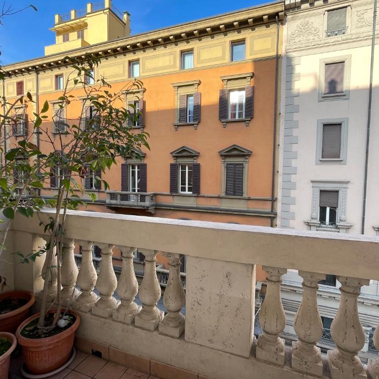 Alle Torri - Camera Matrimoniale con Bagno Privato e Balcone - 9