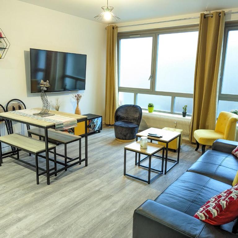 Beau-Jean, Un Cocon Sympa 5 min à Pied du Centre-Ville, Parking Privé, à 10 min du CHU - Appartement 3 Chambres - 8