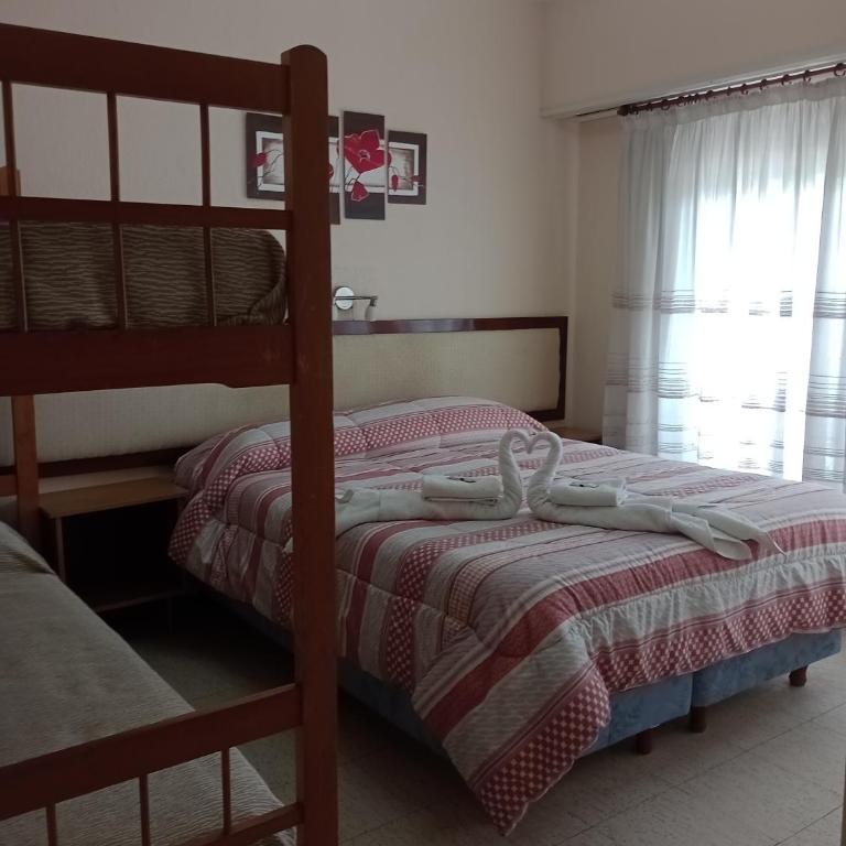 Hotel Neptuno - Quadruple Room - 6