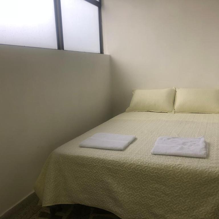 Apartamento cómodo en laureles , céntrico y bien ubicado Apto 301 - Two-Bedroom Apartment - 43