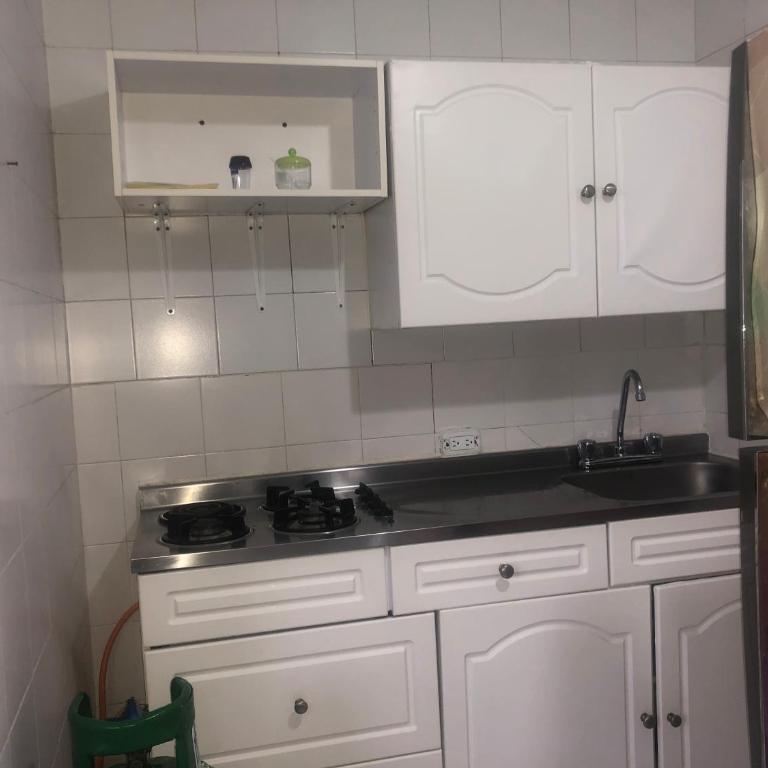 Apartamento cómodo en laureles , céntrico y bien ubicado Apto 301 - Two-Bedroom Apartment - 41