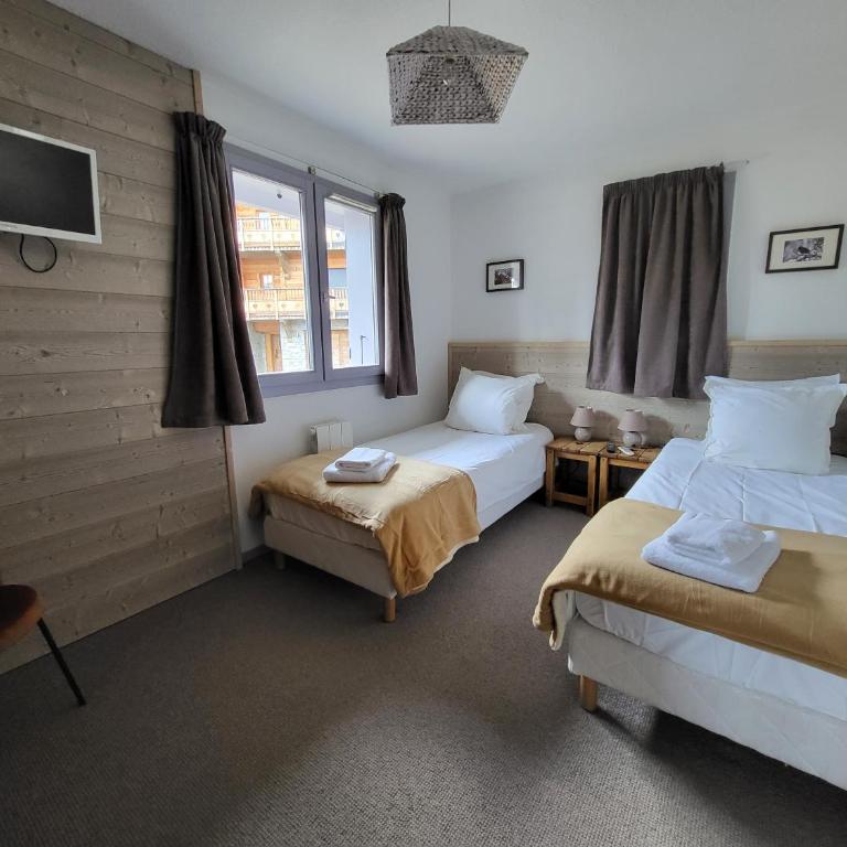Chalet Courchevel La Tania - 14 personnes - 7 chambres 7 salles de bains - 40 m des pistes - Chalet - 20