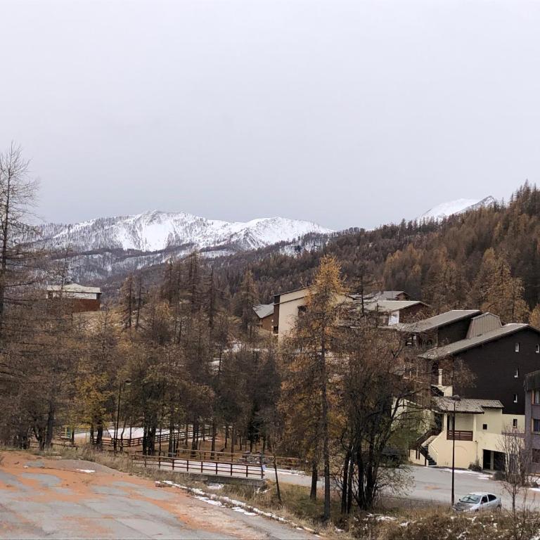 Appartement 6 couchages La Foux d’Allos - Three-Bedroom Apartment - 2