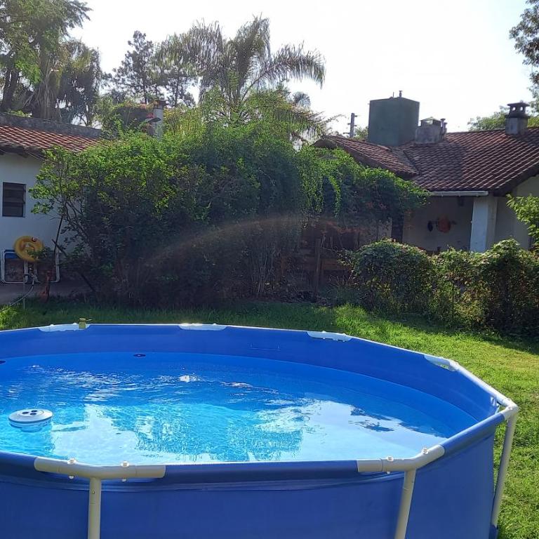 Casa de Huéspedes Muñiz sobre parque de 1000m2, 1 dormitorio, 20m2 cubiertos, baño con ducha, pileta cilíndrica de 3x076 - Casa con 1 dormitorio - 44
