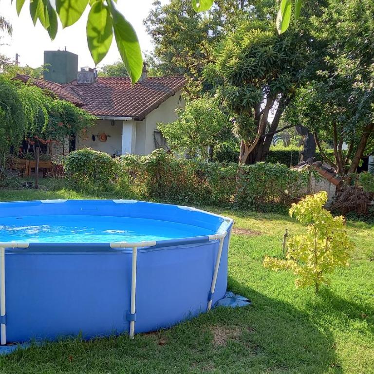 Casa de Huéspedes Muñiz sobre parque de 1000m2, 1 dormitorio, 20m2 cubiertos, baño con ducha, pileta cilíndrica de 3x076 - Casa con 1 dormitorio - 45