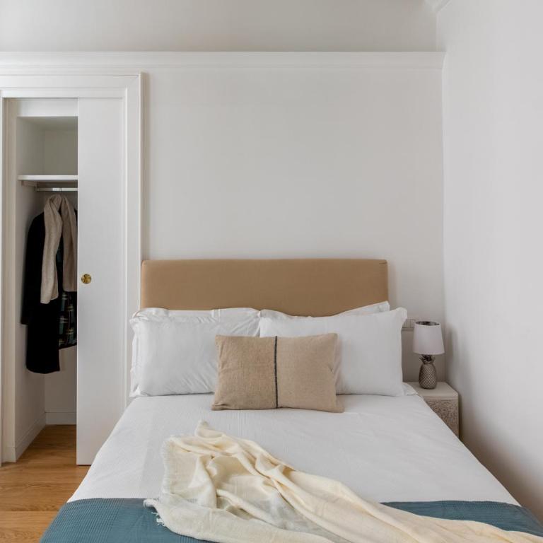 iFlat Wonder at the Pantheon - Three-Bedroom Apartment - 3