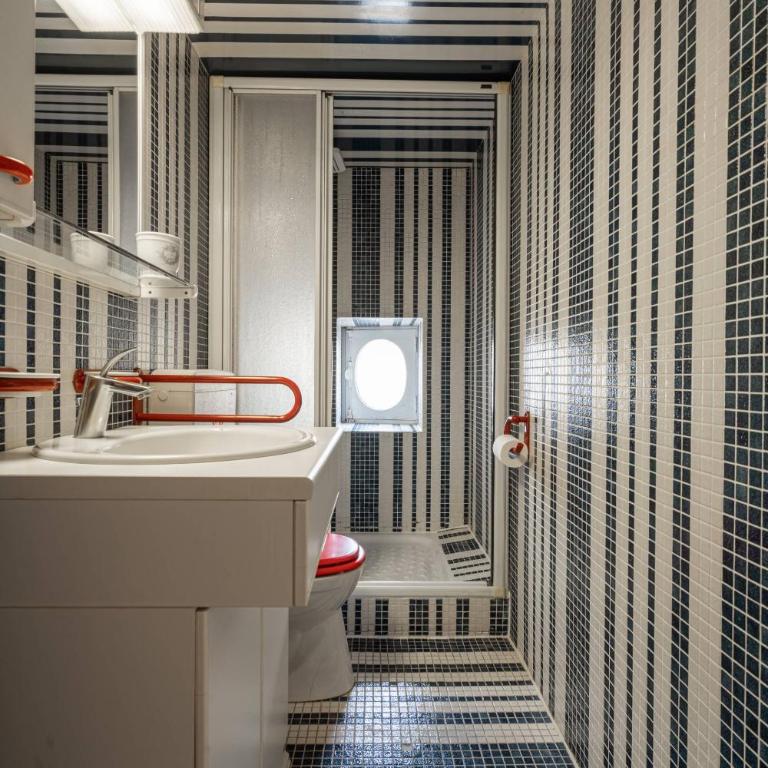 Le Cedre Bleu - Chambre Quadruple avec Salle de Bains Privative - 2