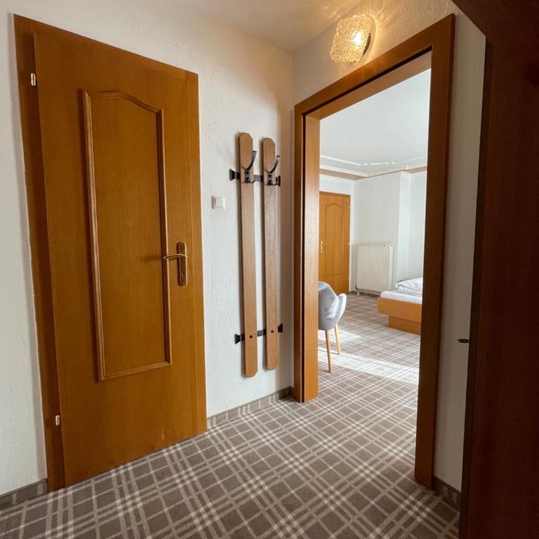 Gästehaus Pöll - Habitación Doble con vistas a la montaña - 2