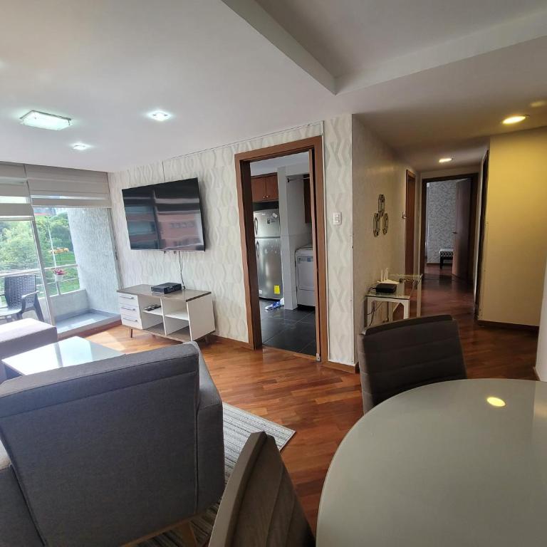 Excelente Vista panoramica,piscina,sauna,seguridad 24h,acojedor,confortable,Excellent panoramic view, swimming pool, private security 24h comfortable and cozy - Apartamento de 2 dormitorios - 63
