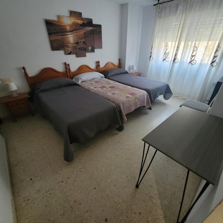 Hostal Mediterraneo - Habitación Triple - 4