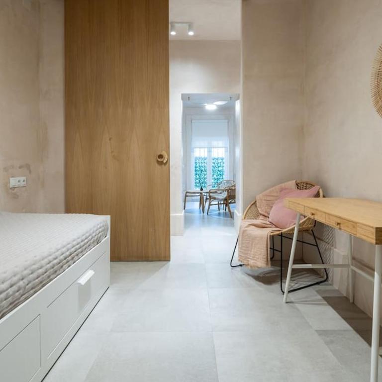 Exclusivo Bajo frente al mar - Playa la Caleta - Apartamento de 3 dormitorios - 32