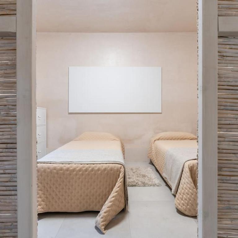 Exclusivo Bajo frente al mar - Playa la Caleta - Apartamento de 3 dormitorios - 41