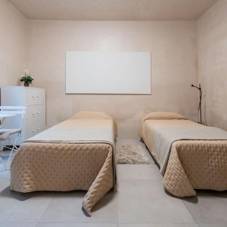 Exclusivo Bajo frente al mar - Playa la Caleta - Apartamento de 3 dormitorios - 42
