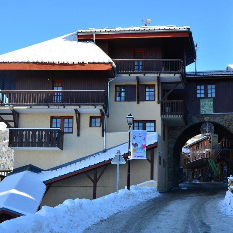 Charmant 2 Pièces + Cabine Rénové, Proche Commerces et Pistes, Balcon, Parking Gratuit - Montchavin - FR-1-329-85 - Apartment - 2