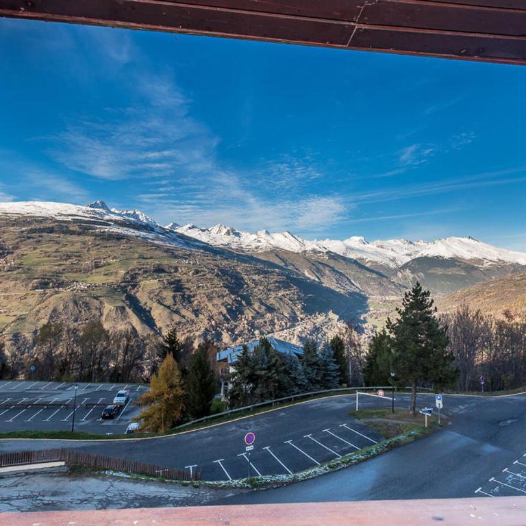 Charmant 2 Pièces + Cabine Rénové, Proche Commerces et Pistes, Balcon, Parking Gratuit - Montchavin - FR-1-329-85 - Apartment - 4