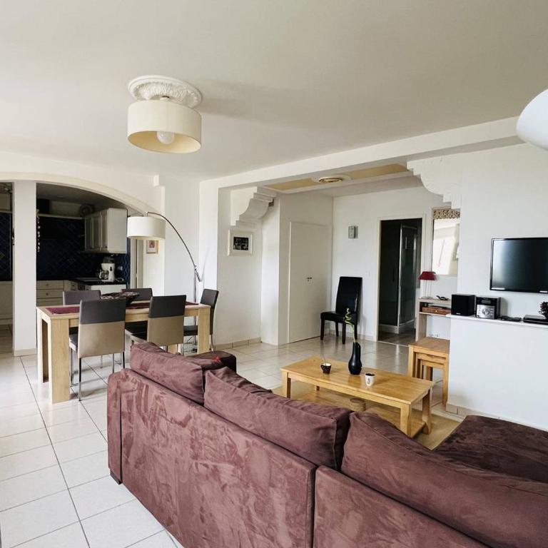 Appartement T2 de charme à Cambo, centre-ville, petite terrasse, Internet, animaux admis - Appartement 1 Chambre - 7
