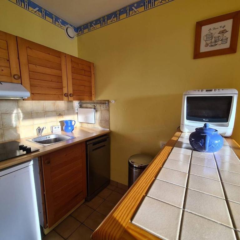 Studio cabine 4 pers en bord de plage, véranda, terrasse ensoleillée - Saint-Jean-de-Monts - FR-1-224C-189 - Apartment (4 Adults) - 13
