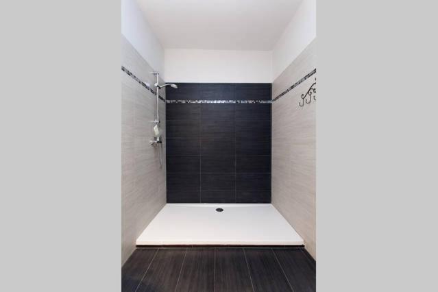 Dorsoduro House - Camera Matrimoniale con Bagno Privato Esterno - 12