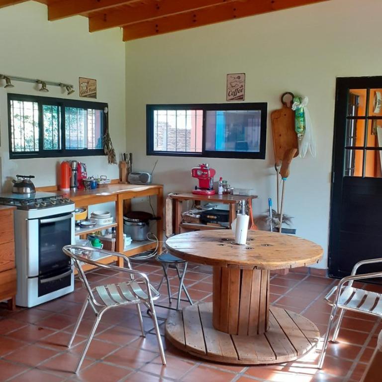 Jomito - Three-Bedroom House - 11