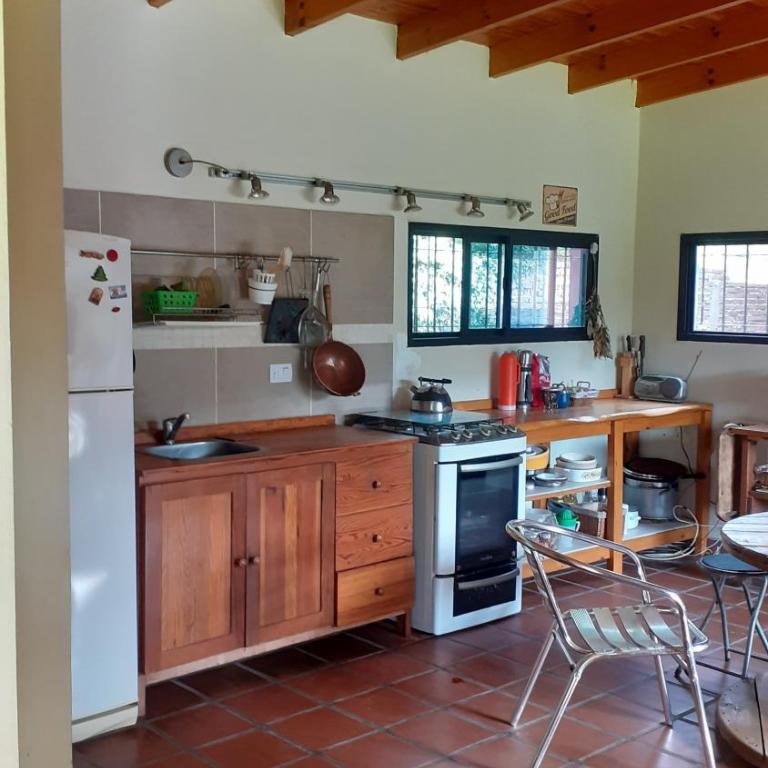 Jomito - Three-Bedroom House - 12